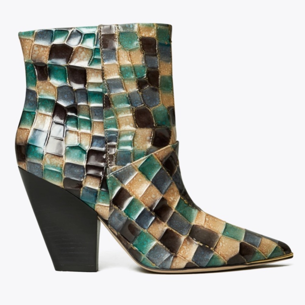 TORY BURCH LILA HAND PAINTED EMBOSSED PATENT LEATHER BOOTS MADE IN ITALY 🇮🇹